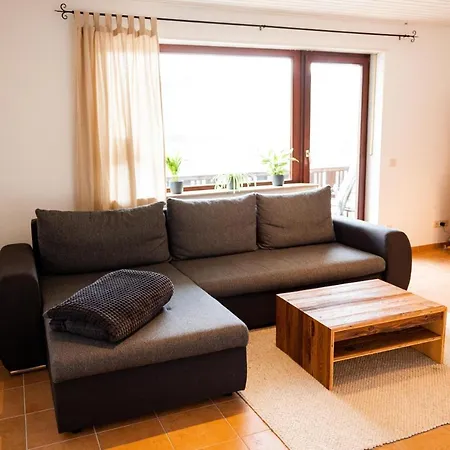 Mit Seeblick — Sport Und Erholung Apartament