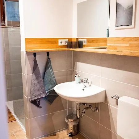 Mit Seeblick — Sport Und Erholung Apartmán *